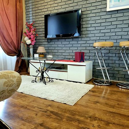 Apartment Voznesenska 25 นิปโปร ภายนอก รูปภาพ